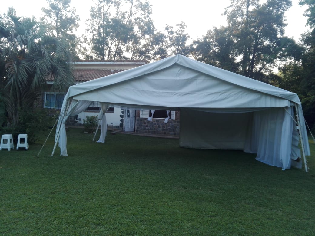 Carpa sin ambientar, antes del montaje