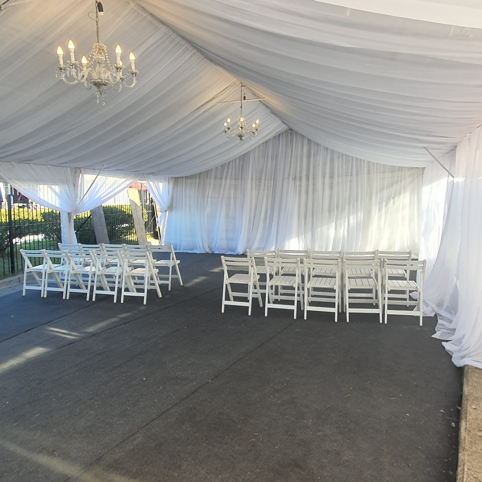 Carpa preparada para ceremonia
